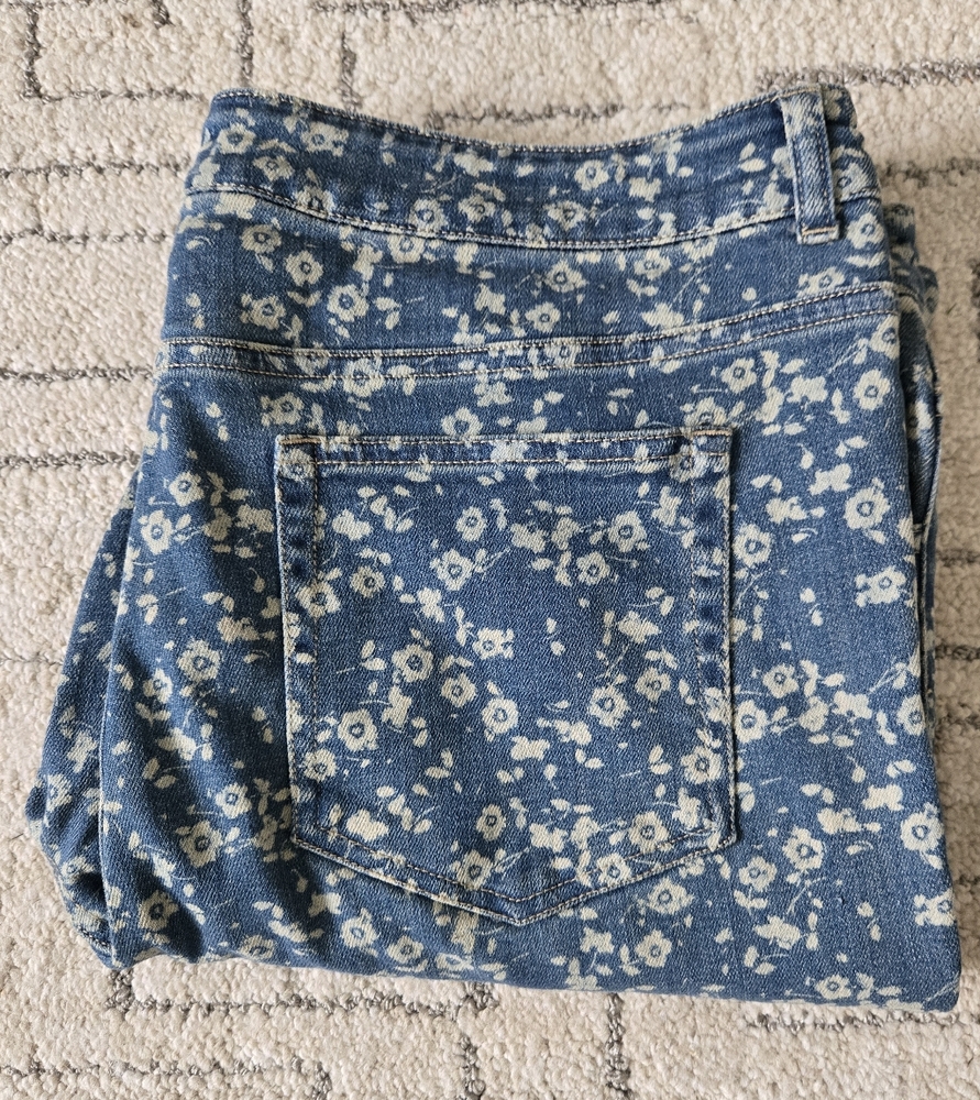 LOGO Denim with Floral Pattern